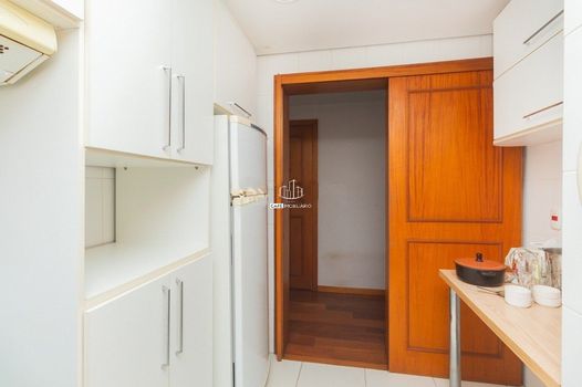 Foto 6 do(a) Apartamento de 2 quartos para alugar em Passo da Areia, Porto Alegre
