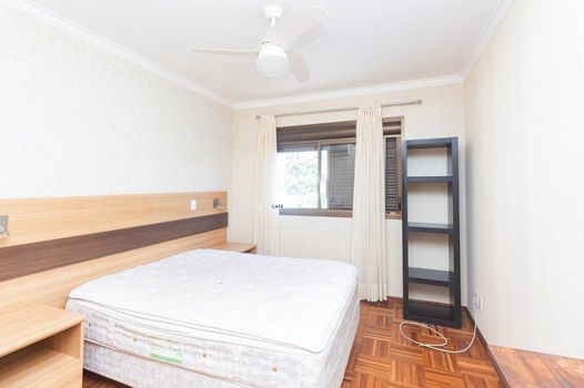 Foto 11 do(a) Apartamento de 2 quartos para alugar em Passo da Areia, Porto Alegre