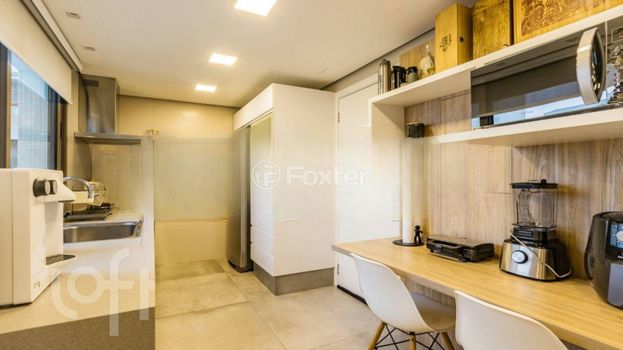 Foto 4 do(a) Apartamento de 3 quartos à venda em Três Figueiras, Porto Alegre