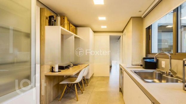 Foto 6 do(a) Apartamento de 3 quartos à venda em Três Figueiras, Porto Alegre