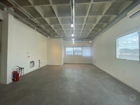 Foto 1 do(a) Sala / Conjunto Comercial false à venda em Trindade, Florianópolis