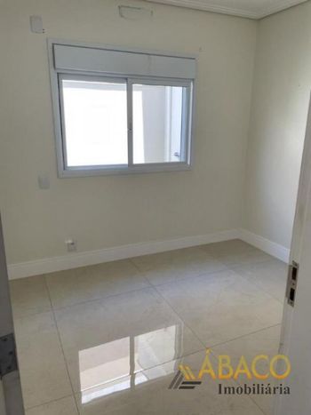Foto 4 do(a) Casa de 3 quartos à venda em Condomínio Residencial Quebec, São Carlos