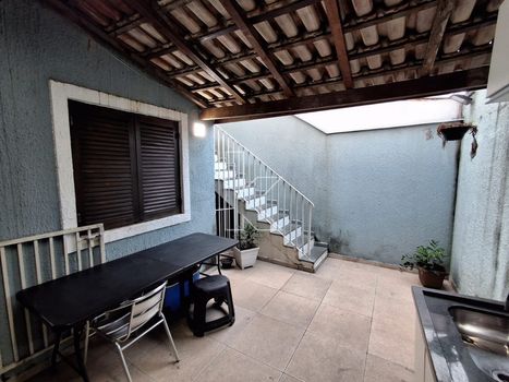 Foto 11 do(a) Casa de 3 quartos à venda em Parque Ipê, São Paulo