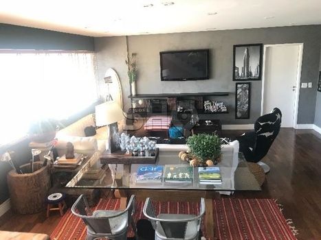 Foto 3 do(a) Cobertura de 3 quartos à venda em Vila Nova Conceição, São Paulo