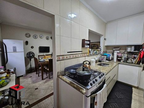 Foto 5 do(a) Casa de 4 quartos à venda em Parque Industriário, Santo André