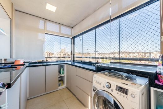 Foto 33 do(a) Cobertura de 3 quartos à venda em Santa Cecília, Porto Alegre
