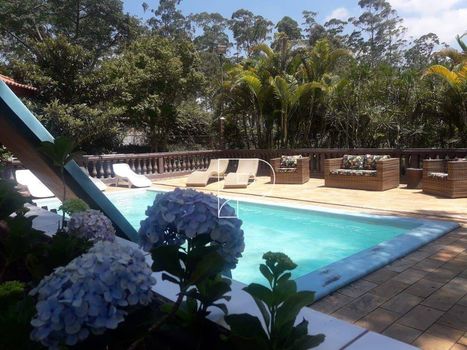Foto 3 do(a) Casa de 4 quartos para alugar em Chácara Rincão, Cotia