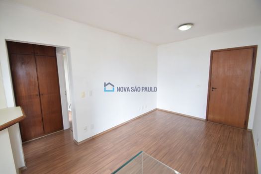 Foto 4 do(a) Apartamento de 1 quartos à venda em Vila Nova Conceição, São Paulo