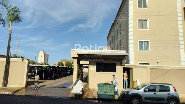 Foto 1 do(a) Apartamento de 3 quartos para alugar em Brasil, Uberlândia