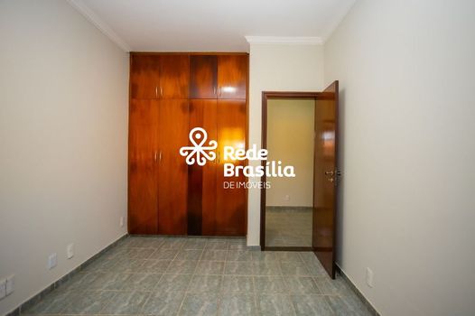 Foto 8 do(a) Casa de 7 quartos para alugar em Guará II, Brasília