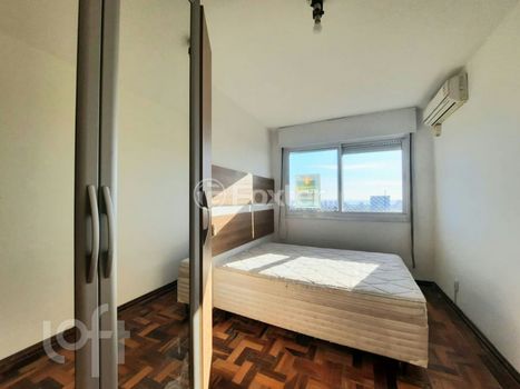 Foto 29 do(a) Apartamento de 2 quartos à venda em Santo Antônio, Porto Alegre