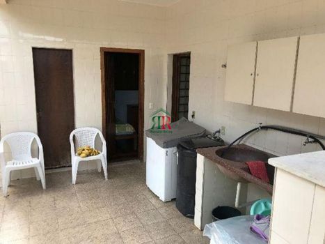 Foto 19 do(a) Casa de 5 quartos à venda em Serrano, Belo Horizonte