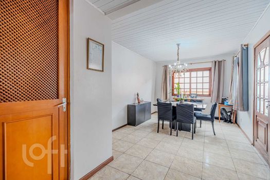 Foto 8 do(a) Casa em Condomínio de 4 quartos à venda em Santo Antônio, Porto Alegre
