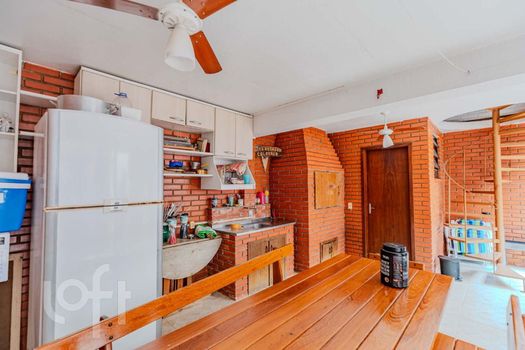 Foto 35 do(a) Casa em Condomínio de 4 quartos à venda em Santo Antônio, Porto Alegre