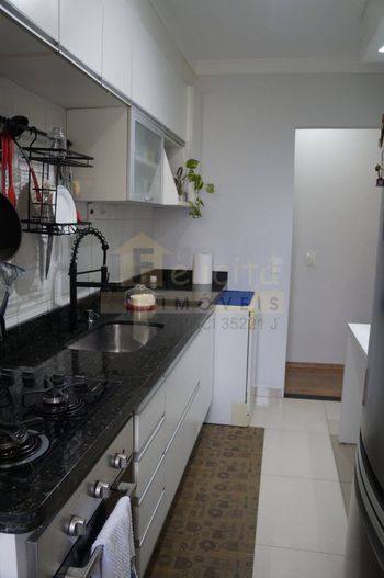 Foto 8 do(a) Apartamento de 3 quartos à venda em Jardim Tupanci, Barueri