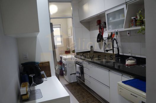 Foto 4 do(a) Apartamento de 3 quartos à venda em Jardim Tupanci, Barueri
