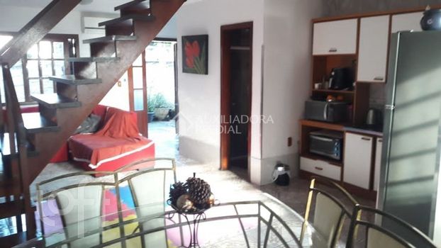Foto 4 do(a) Casa de 2 quartos à venda em Glória, Porto Alegre