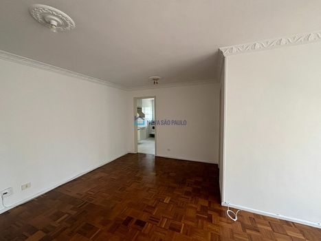 Foto 4 do(a) Apartamento de 2 quartos à venda em Moema, São Paulo