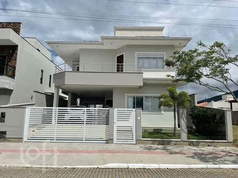 Foto 2 do(a) Casa em Condomínio de 3 quartos à venda em Praia de Fora, Palhoça