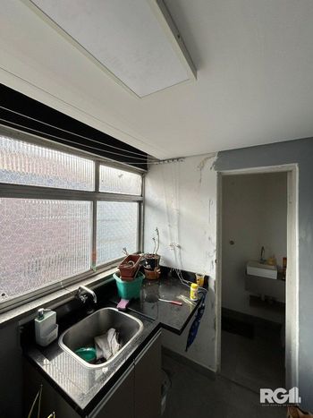 Foto 8 do(a) Flat de 3 quartos à venda em Vila Ipiranga, Porto Alegre