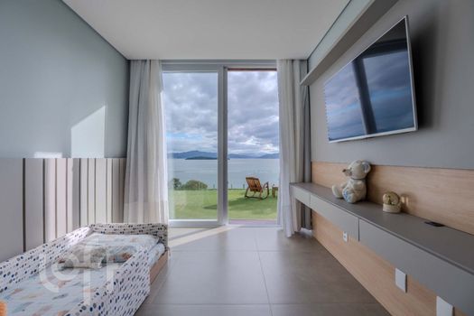 Foto 44 do(a) Casa em Condomínio de 3 quartos à venda em Sambaqui, Florianópolis