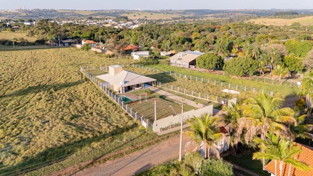 Foto 3 do(a) Fazenda / Sítio / Chácara de 3 quartos à venda em Jardim Ibituruna, Piratininga