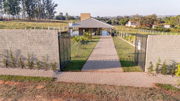 Foto 1 do(a) Fazenda / Sítio / Chácara de 3 quartos à venda em Jardim Ibituruna, Piratininga