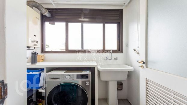 Foto 13 do(a) Apartamento de 2 quartos à venda em Passo da Areia, Porto Alegre