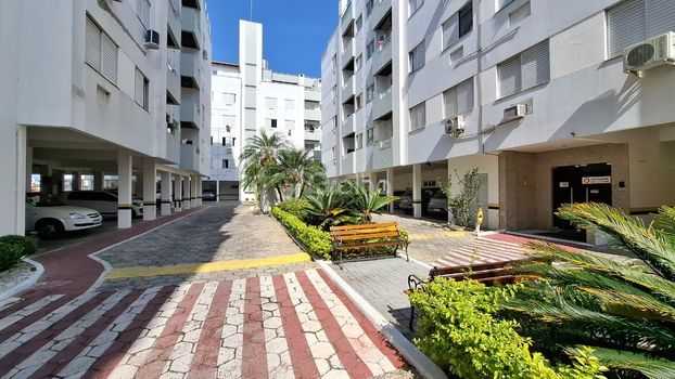 Foto 4 do(a) Apartamento de 3 quartos à venda em Carvoeira, Florianópolis