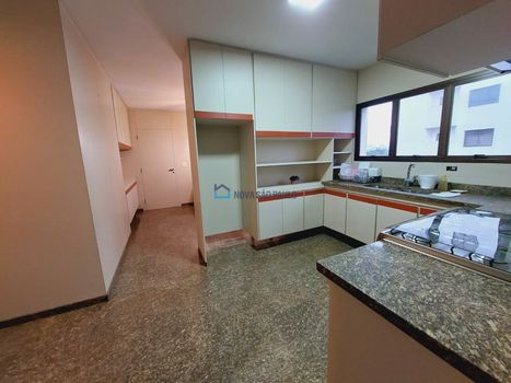 Foto 5 do(a) Apartamento de 4 quartos à venda em Campo Belo, São Paulo