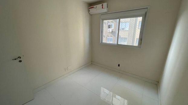Foto 6 do(a) Flat de 3 quartos à venda em Jardim Carvalho, Porto Alegre