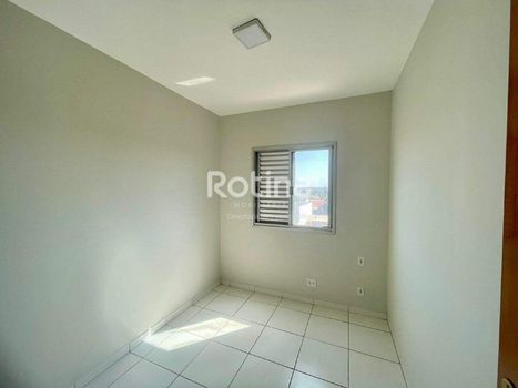 Foto 13 do(a) Apartamento de 3 quartos à venda em Jardim Holanda, Uberlândia