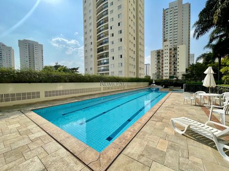 Foto 3 do(a) Apartamento de 3 quartos à venda em Vila Sofia, São Paulo