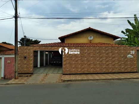 Foto 1 do(a) Casa de 5 quartos à venda em null, Paraopeba