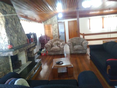 Foto 4 do(a) Casa de 4 quartos à venda em Santa Maria Goretti, Porto Alegre
