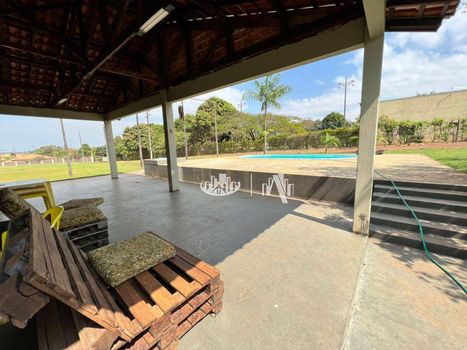 Foto 4 do(a) Fazenda / Sítio / Chácara de 2 quartos à venda em Recanto dos Pinheiros, Cambé