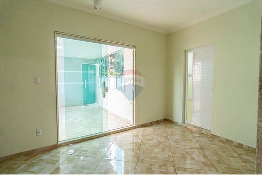 Foto 47 do(a) Casa de 4 quartos à venda em Zumbi, Rio de Janeiro