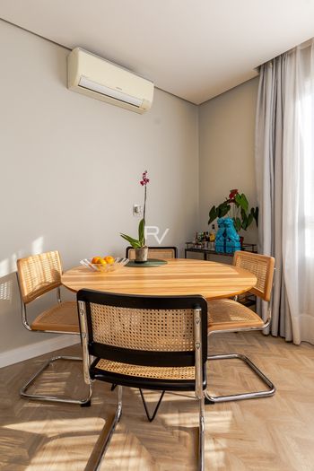 Foto 4 do(a) Apartamento de 2 quartos à venda em Vila Ipiranga, Porto Alegre
