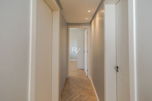 Foto 20 do(a) Apartamento de 2 quartos à venda em Vila Ipiranga, Porto Alegre