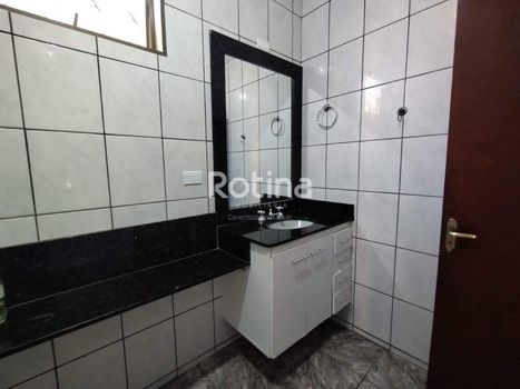 Foto 17 do(a) Casa de 3 quartos à venda em Bom Jesus, Uberlândia