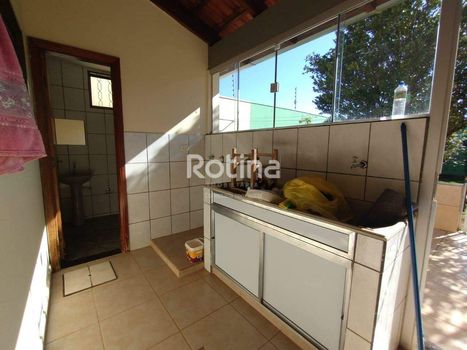 Foto 23 do(a) Casa de 3 quartos à venda em Bom Jesus, Uberlândia