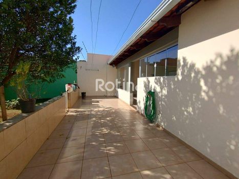 Foto 22 do(a) Casa de 3 quartos à venda em Bom Jesus, Uberlândia