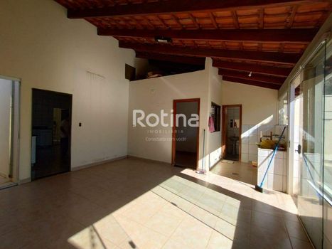 Foto 28 do(a) Casa de 3 quartos à venda em Bom Jesus, Uberlândia