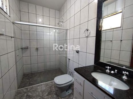 Foto 7 do(a) Casa de 3 quartos à venda em Bom Jesus, Uberlândia