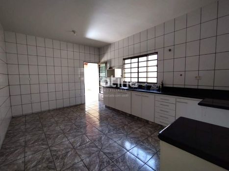 Foto 6 do(a) Casa de 3 quartos à venda em Bom Jesus, Uberlândia