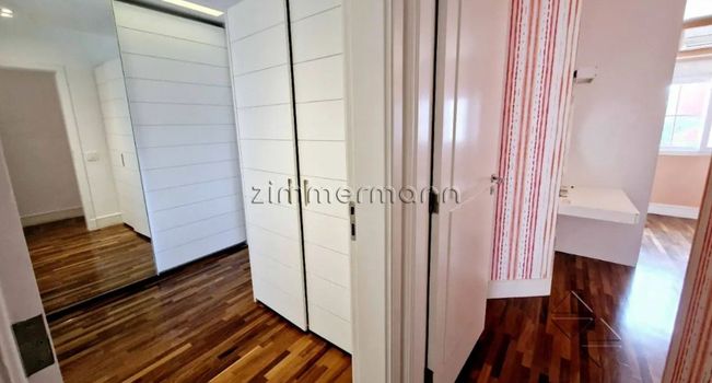 Foto 25 do(a) Casa de 4 quartos à venda em Jardim Leonor, São Paulo