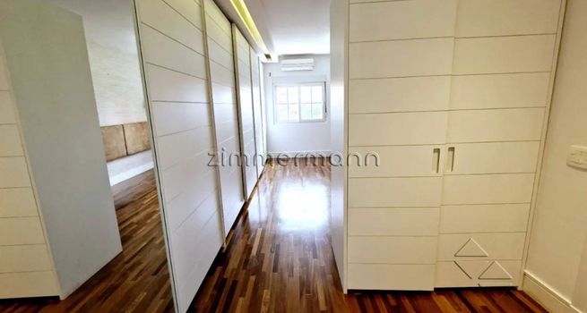 Foto 31 do(a) Casa de 4 quartos à venda em Jardim Leonor, São Paulo