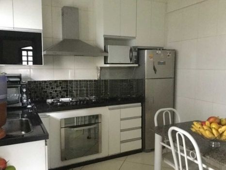 Foto 4 do(a) Casa de 4 quartos à venda em Vera Cruz, Belo Horizonte