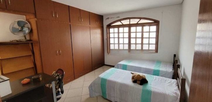Foto 6 do(a) Casa de 4 quartos à venda em Vera Cruz, Belo Horizonte