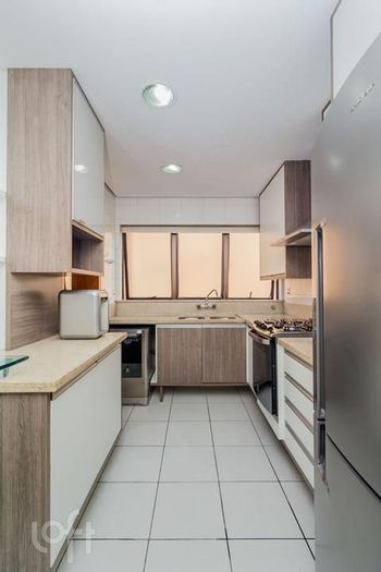 Foto 33 do(a) Apartamento de 4 quartos à venda em Petrópolis, Porto Alegre